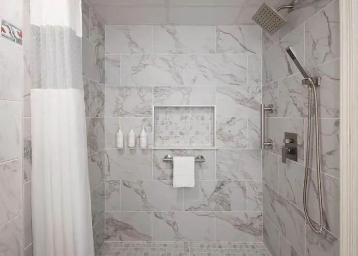 Hotel Howard Johnson Plaza By Wyndham Ocean Oceanfront 3*