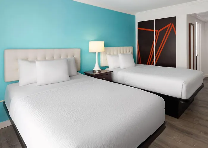 Hotel Howard Johnson Plaza By Wyndham Ocean Oceanfront