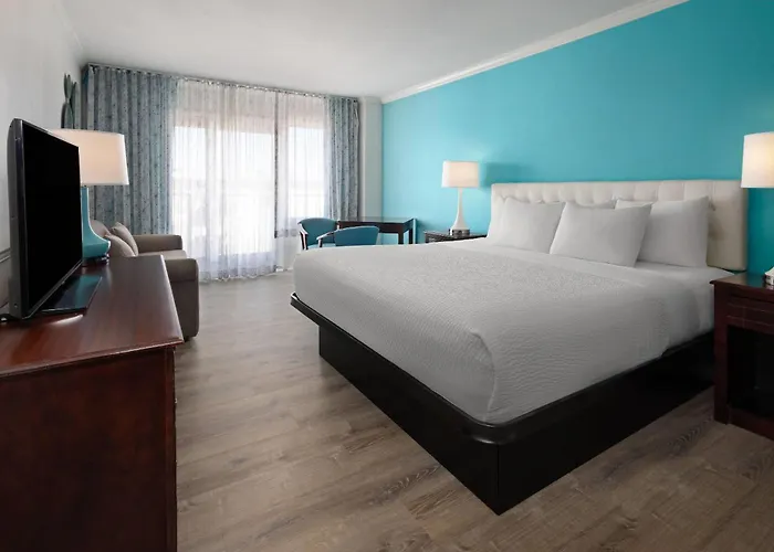 Howard Johnson Plaza By Wyndham Ocean Oceanfront Hotel 3*