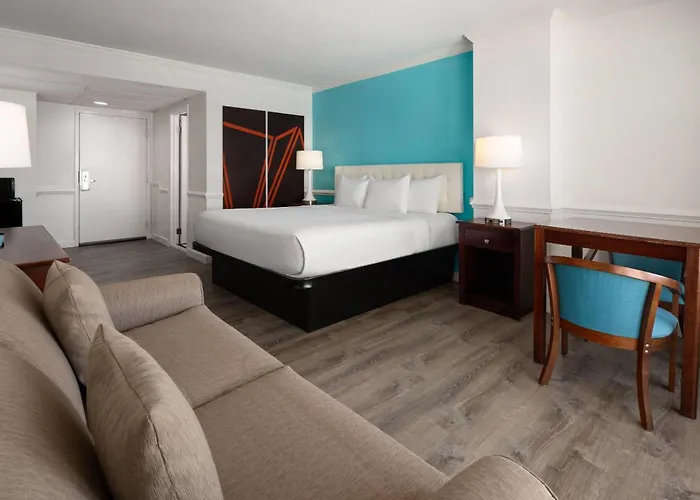 Howard Johnson Plaza By Wyndham Ocean Oceanfront 3*