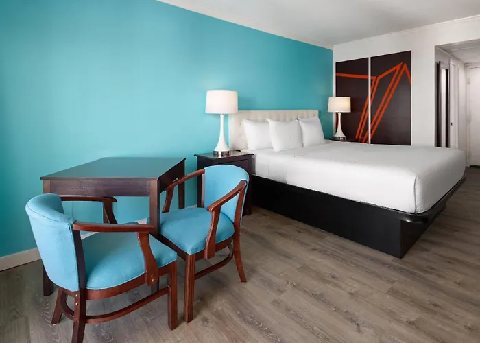 Howard Johnson Plaza By Wyndham Ocean Oceanfront Hotel 3*
