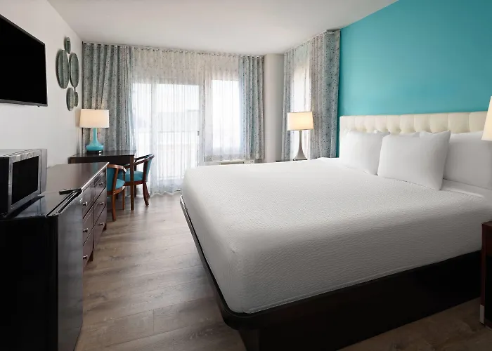 Howard Johnson Plaza By Wyndham Ocean Oceanfront 3*