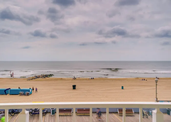 Howard Johnson Plaza By Wyndham Ocean Oceanfront Hotel 3*