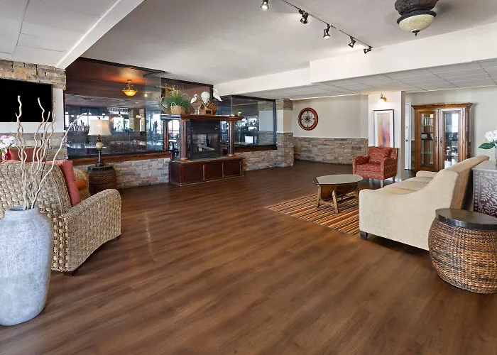 Howard Johnson Plaza By Wyndham Ocean Oceanfront Hotel 3*